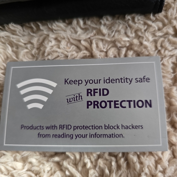 Lodis Leather Wallet Wristlet by with RFI. EUC Box Included. - Picture 12 of 13